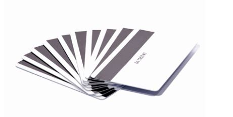Thẻ từ sử dụng dải băng từ màu đen hoặc nâu trên mặt thẻ